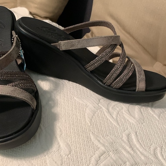 NWT Skechers Wedges 10 - Picture 2 of 8